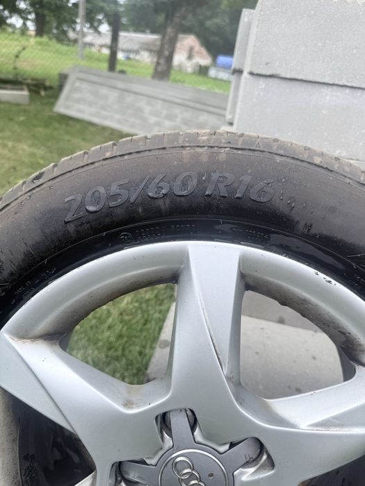 Sprzedam alufelgi z oponami do Audi