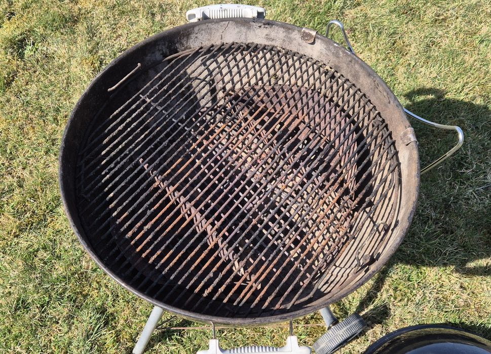 Grill węglowy Weber kula