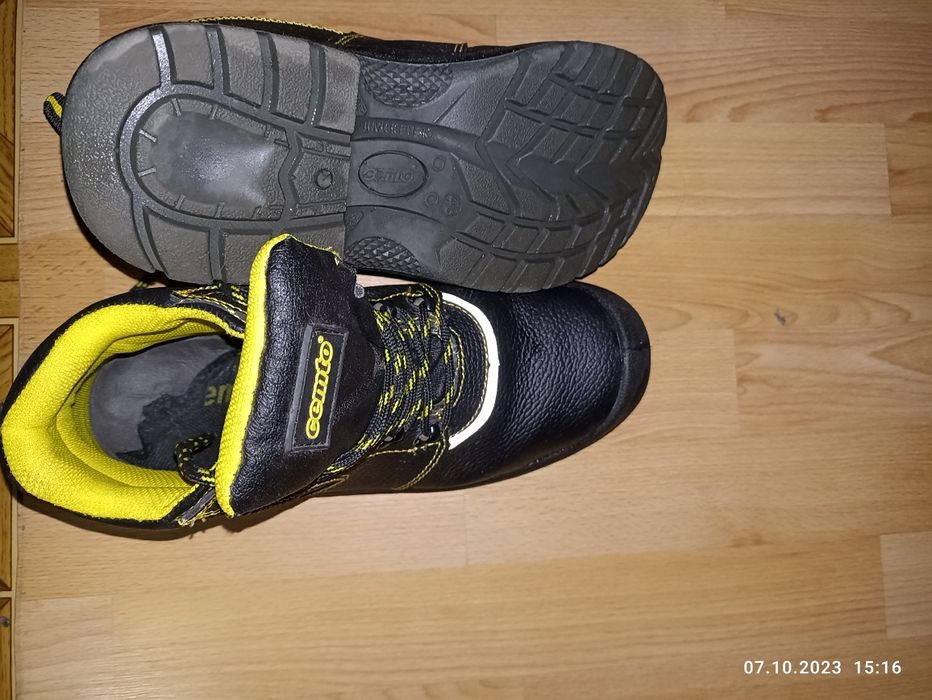 Продам  ботинки для работы