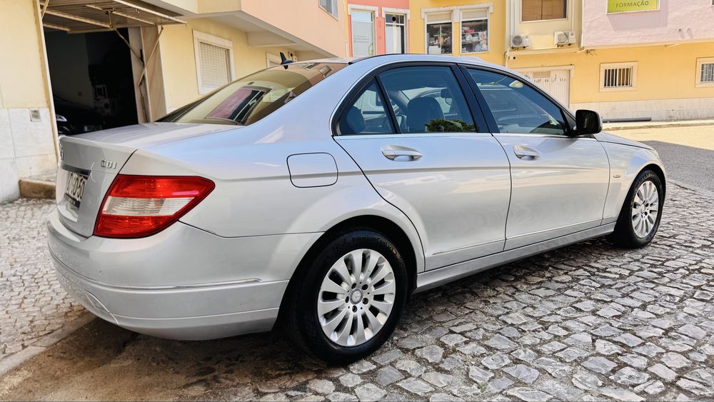 Mercedes-Benz C 220 — fotografia 4