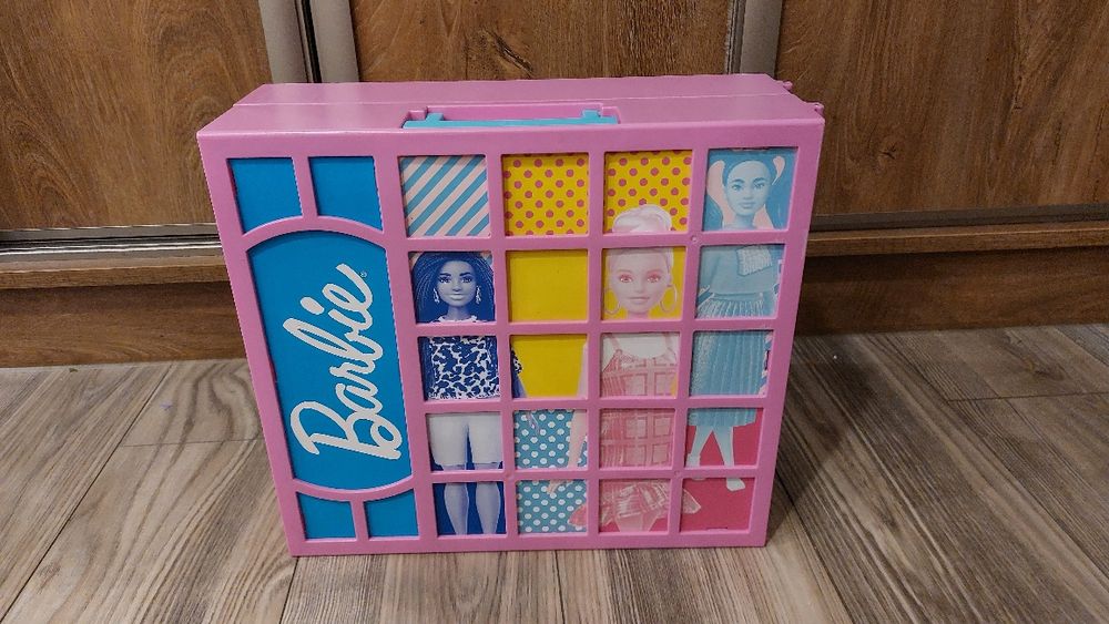 Barbie Wymarzona Szafa (garderoba)