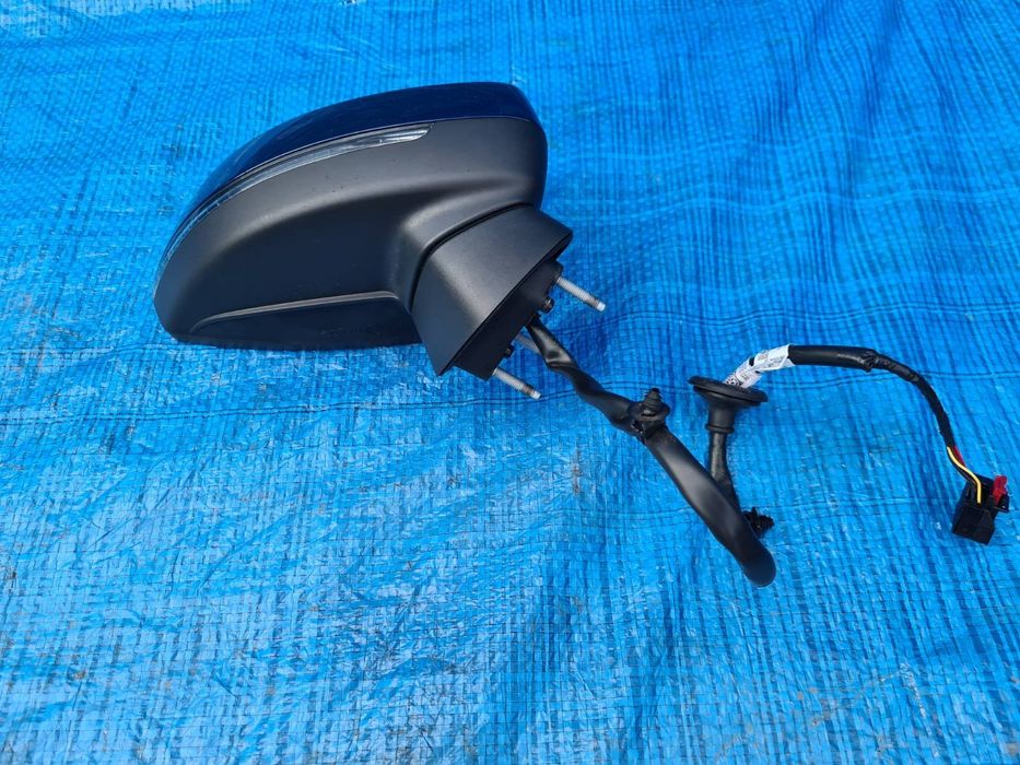 LUSTERKO prawe kompletne 6-PIN USA AUDI A3 8V5 SEDAN / oryginał LX5Q