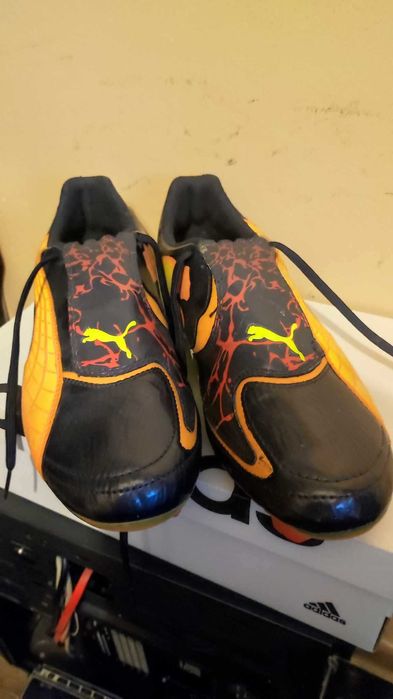 Korki męskie PUMA roz. 41 w bardzo dobrym stanie