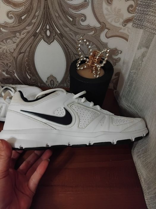 Кросівки Nike T-Lite Xi 616544-101.Розмір 44. 28 см. Б/У