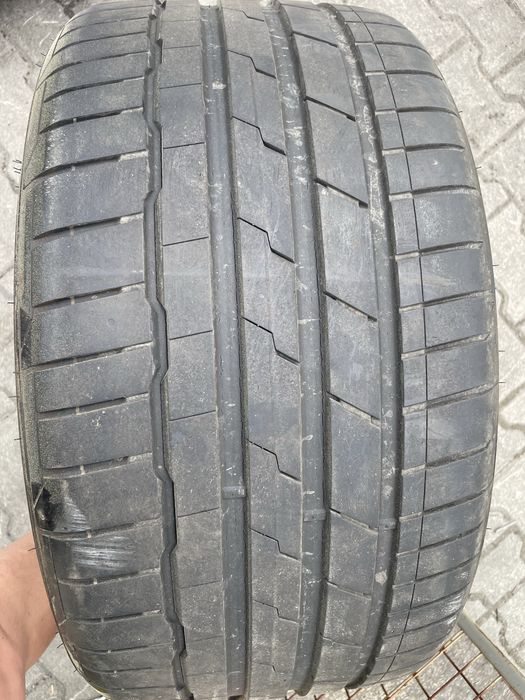 Opona 285/30 22”