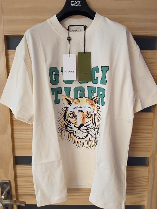 Gucci Tiger. Kultowa koszulka Gucci. Kremowy kolor Gucci.