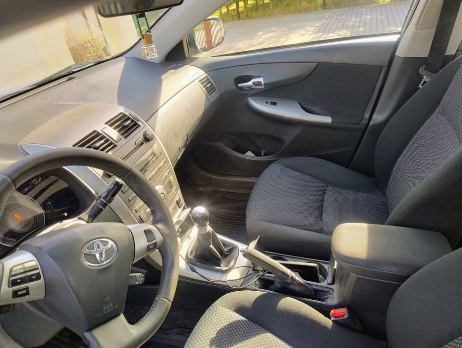 Toyota Corolla 1.6 benzyna