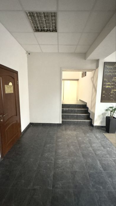 Оренда адмінбудівлі 775 кв м, центр
