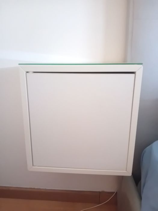 Móvel de Parede Cubo Branco e vidro  ( IKEA EKET)