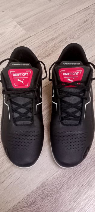 Шкіряні кросівки