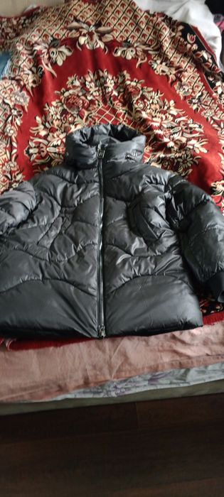 Срочно! Продам зимнюю теплую курточку