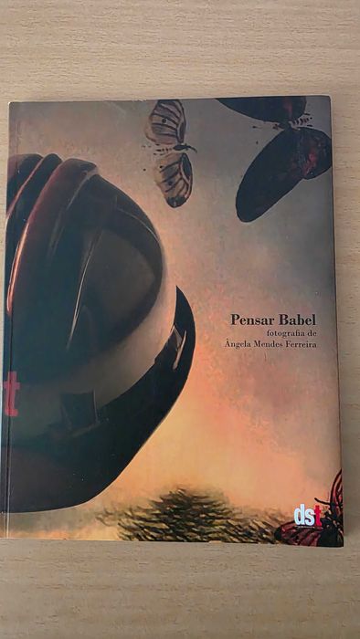 Livro  "Pensar Babel" de Ângela Mendes Ferreira