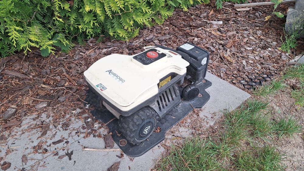 Robot koszący Ambrogio L15 Deluxe