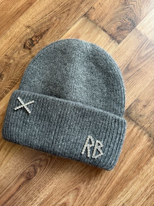 Стильна шапка Руслан Багінський