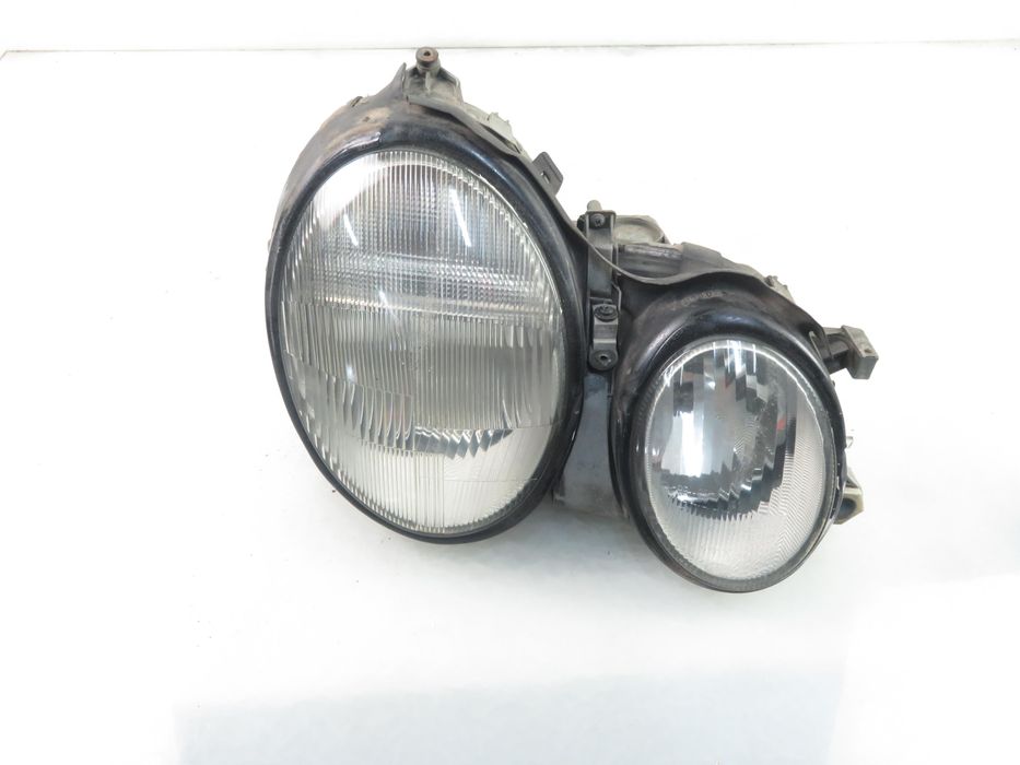 Lampa Prawa Przednia Mercedes Clk C208