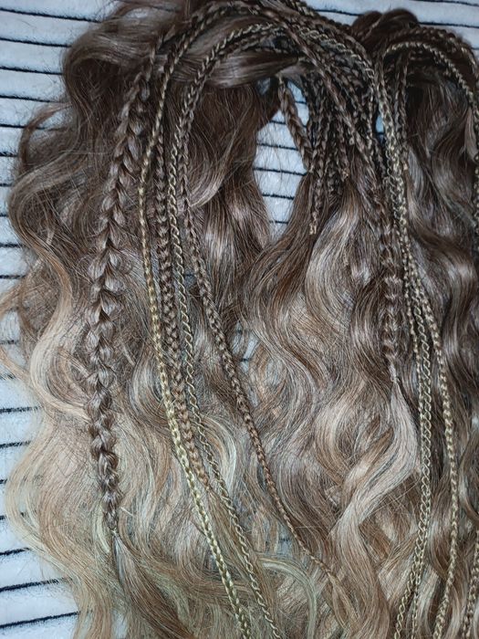 Де локони , афрокосички