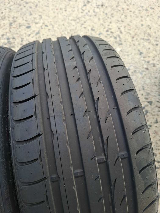 Шини 2шт 225/35 R20 Nexen N8000.