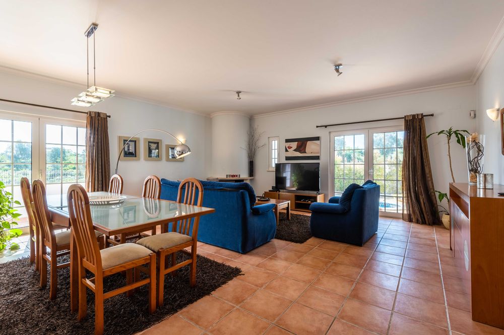 Vivenda Chris by Gabi Miguel - V4 com piscina privada