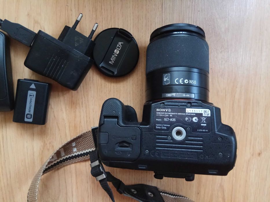 Якісна цифрова дзеркальна камера Sony Alpha SLT-A35 об'єктив 18-70mm