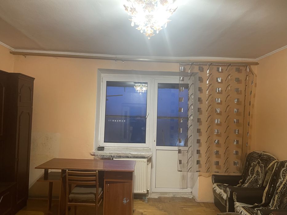 Продається 3-кімнатна квартира місто Хуст