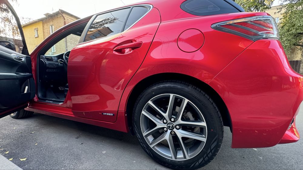 Продам Lexus CT 200h гібрид 2015