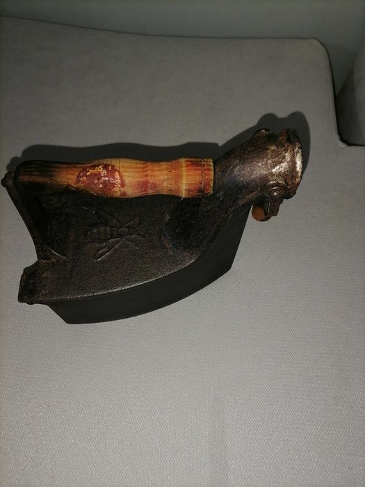 ferro antigo  muito antigo