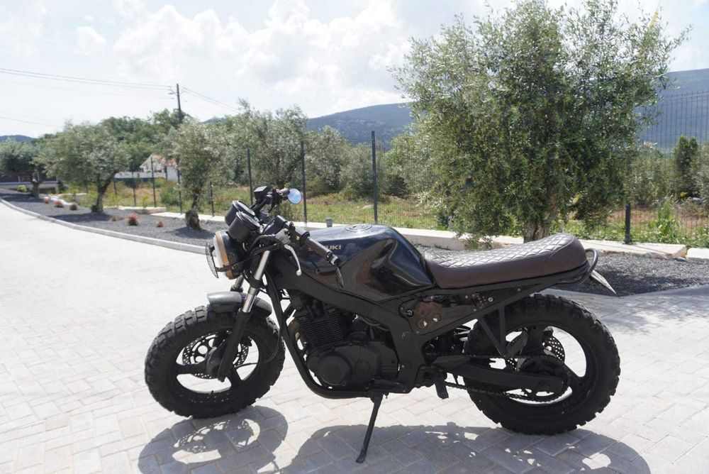 Suzuki GS 500 café racer