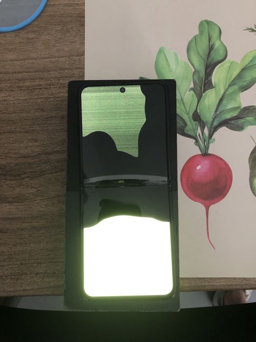 Samsung galaxy Z Flip3 5G