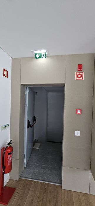 Manutenção em SADI, portas corta fogo, ilimitado de emergência...