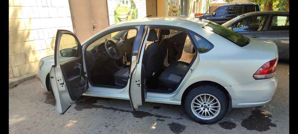 Polo sedan 2012 gas/benz ,без торгу , ціна до кінця міс