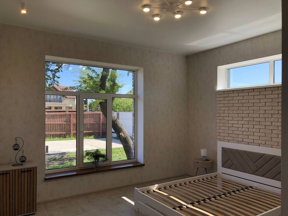 Продаётся новый дом в Обуховке в закрытом охраняемом городке с ремонто