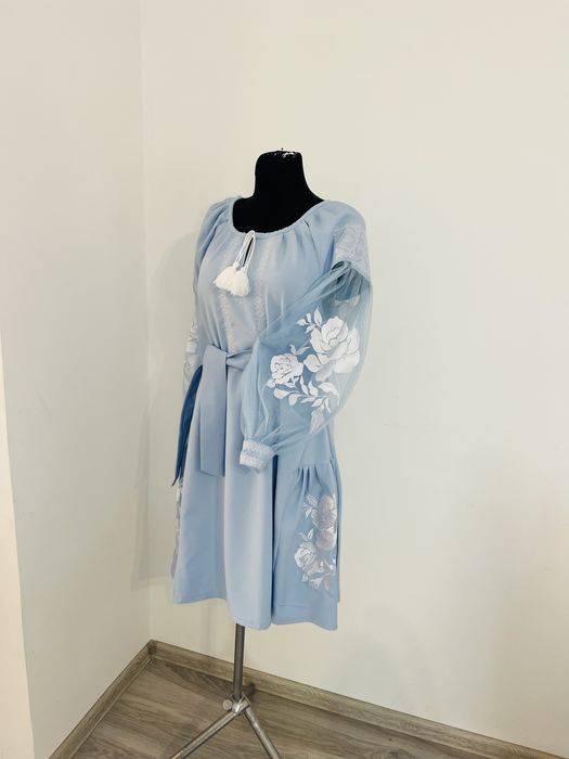 Стильні Вишиті Плаття