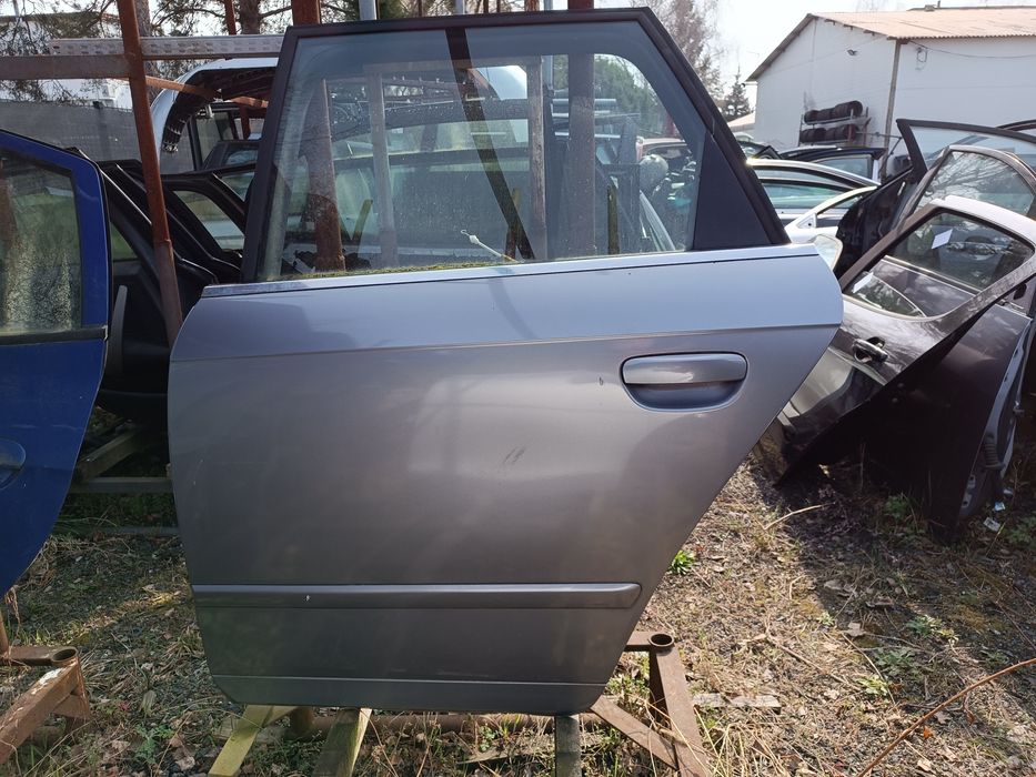 Audi A4 B7 Avant Kombi - Drzwi tył tylne lewe kpl.