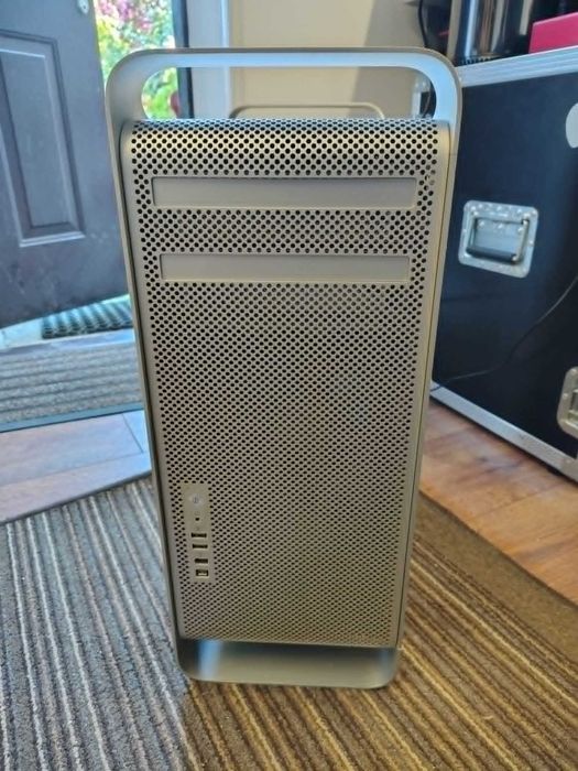 Komputer MAC PRO