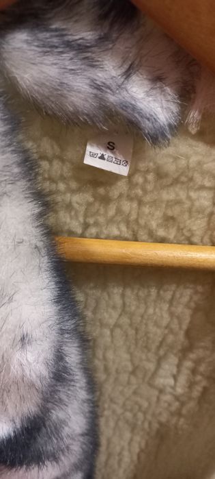 Безрукавка з натуральної овечої вовни