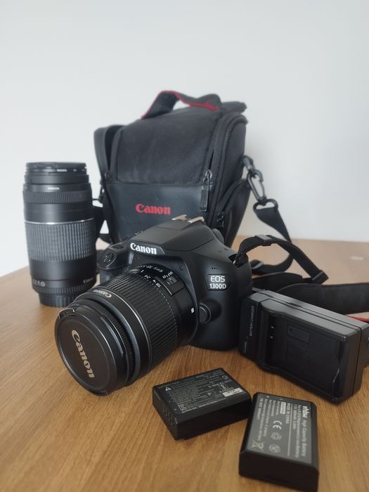Máquina fotográfica Canon EOS 1300D