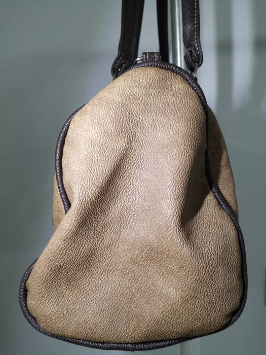 Mala castanha com fecho