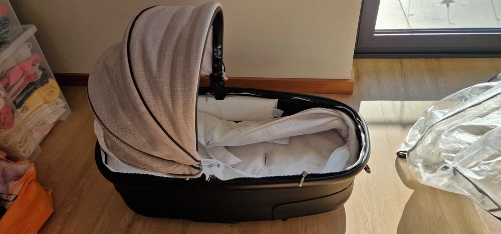 Conjunto Bebé - Carrinho, Ovo, alcofa, isofix - Bebecar