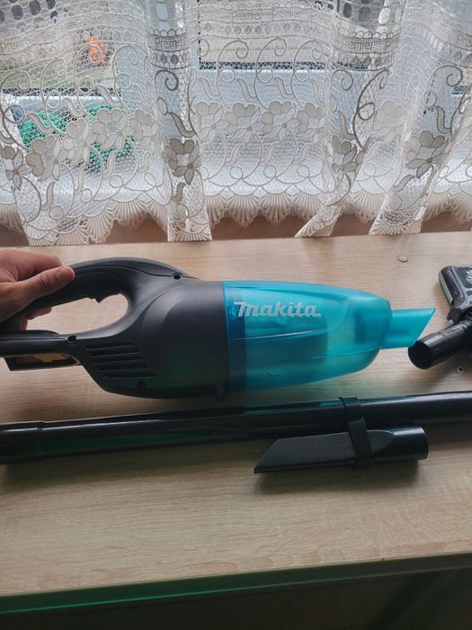 Пилосос Makitta.