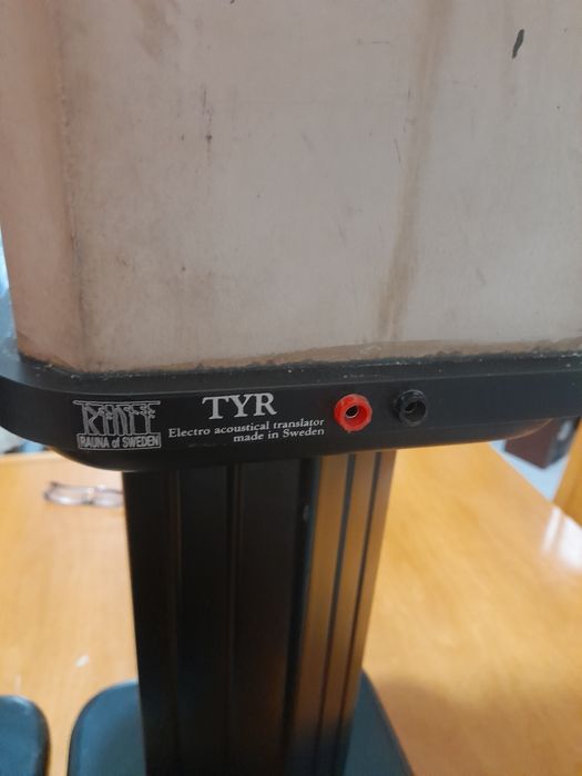 Colunas marca Rauna of Sweden