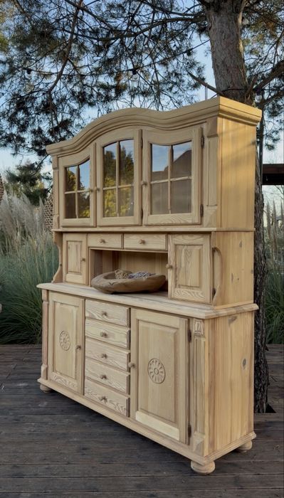 Kredens z drewna sosnowego, stan surowy