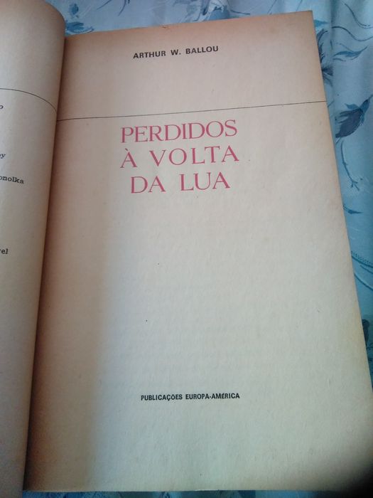 Perdidos à volta da lua