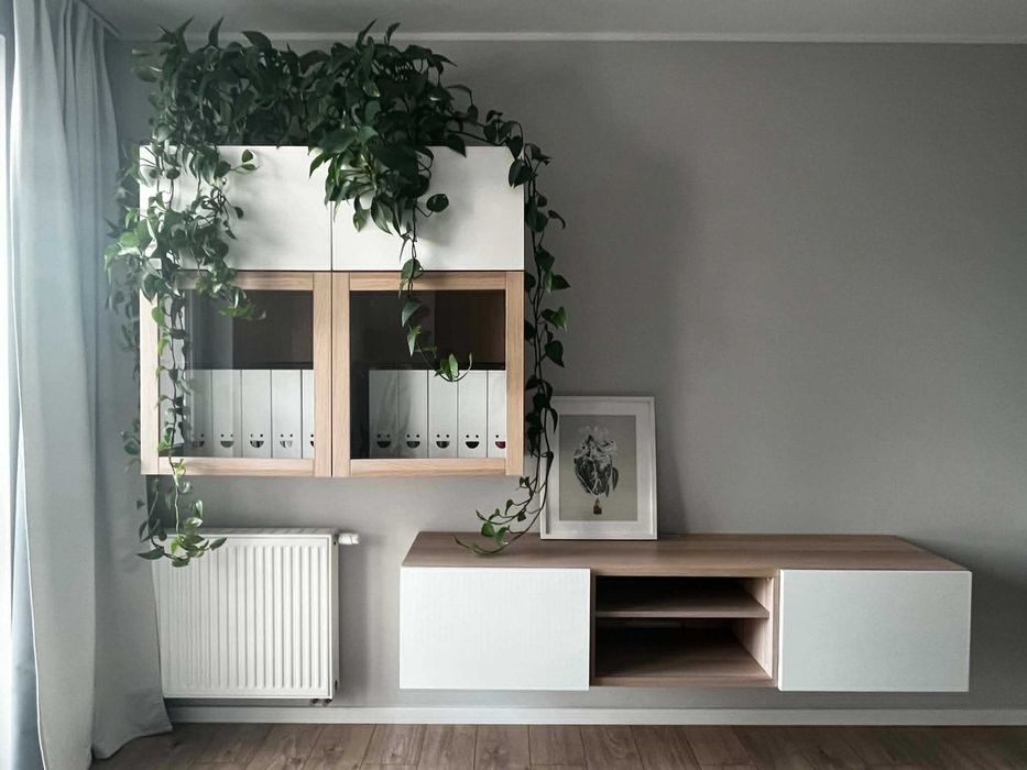 Witryna BESTA IKEA stan idealny