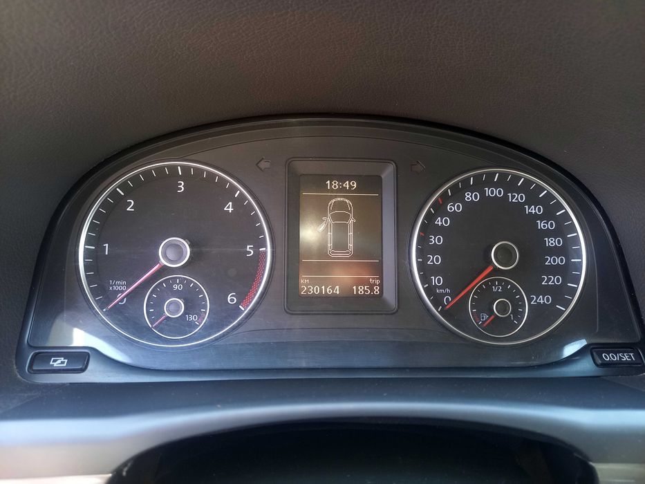 Volkswagen Touran 2011  2.0D AT (140 к.с.) Стан -Хороший.!