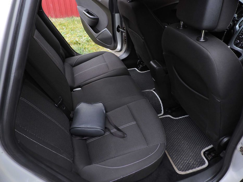 Opel Astra J 2014 торг уместен