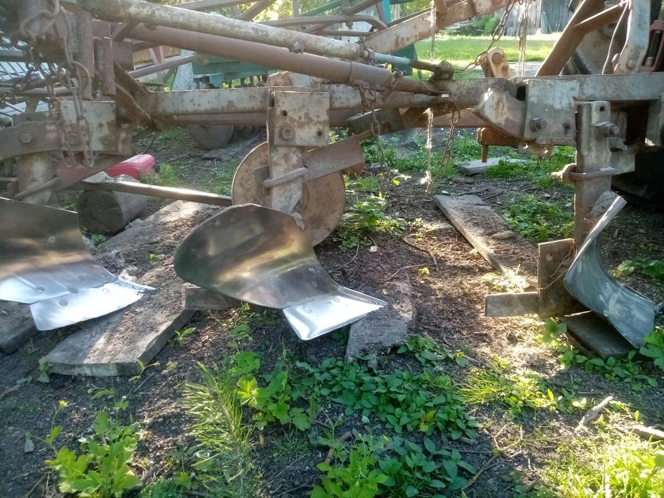 Продаються плуги до т-40 мтз юмз