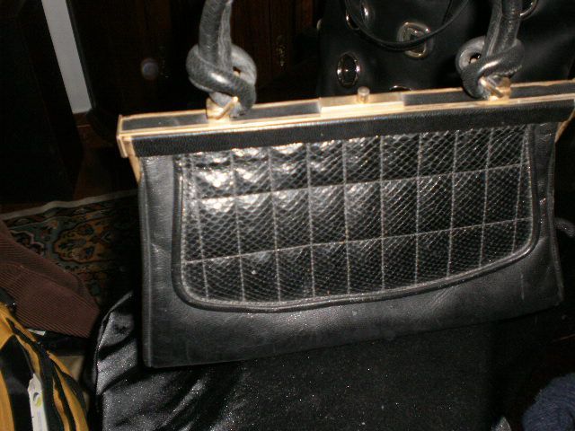 mala em pele anos 50 NOVA