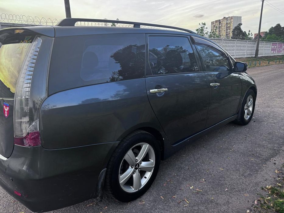 Mitsubishi Grandis 2006
