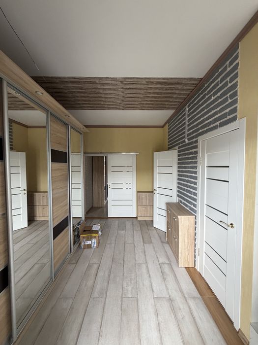 Таунхаус з частковим ремонтом - 110 м.кв.