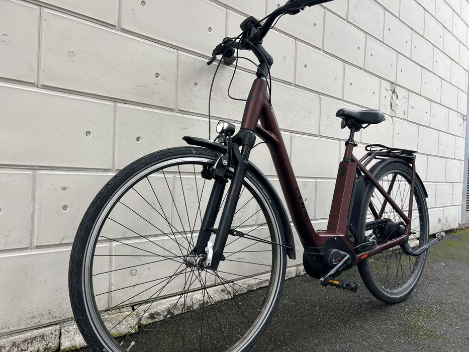 Електровелосипед Cube Town з двигуном Bosch+планетарка 7